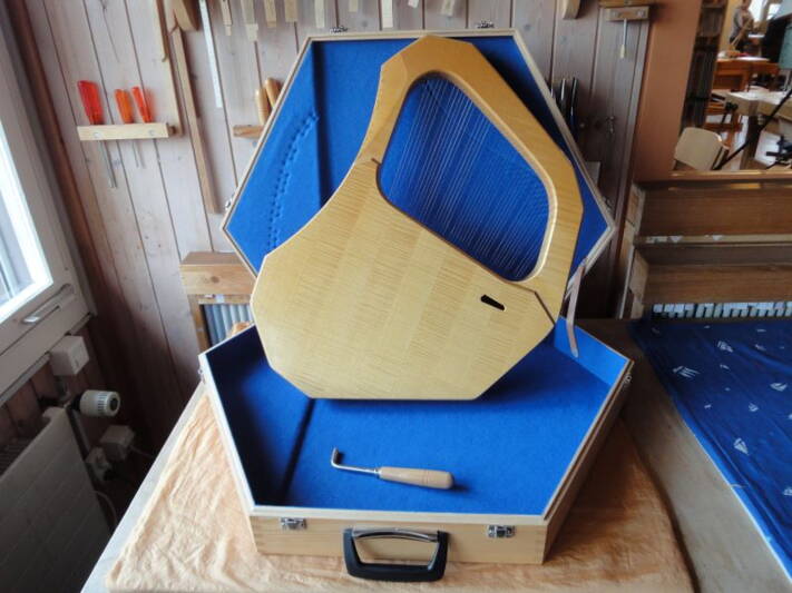 kommission_leier_grosse_sopran_900x600px2.jpg Zoom: kommission_leier_grosse_sopran_900x600px2.jpg